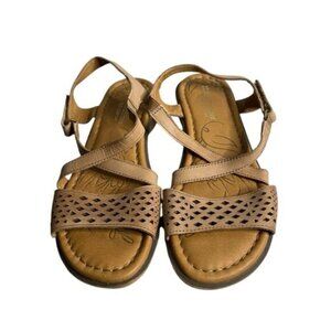 Naturalizer Women’s Janessa Flat Sandal in Gingersnap